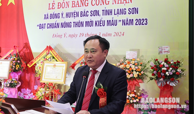 Xã Đồng Ý đón bằng công nhận đạt chuẩn nông thôn mới kiểu mẫu